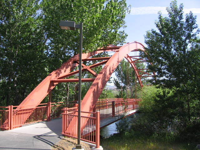 One of several motor vehicle-free bridges across the Boise River connecting both sides of the Boise Greenbelt. By Kenneth Freeman from Boise, Idaho
