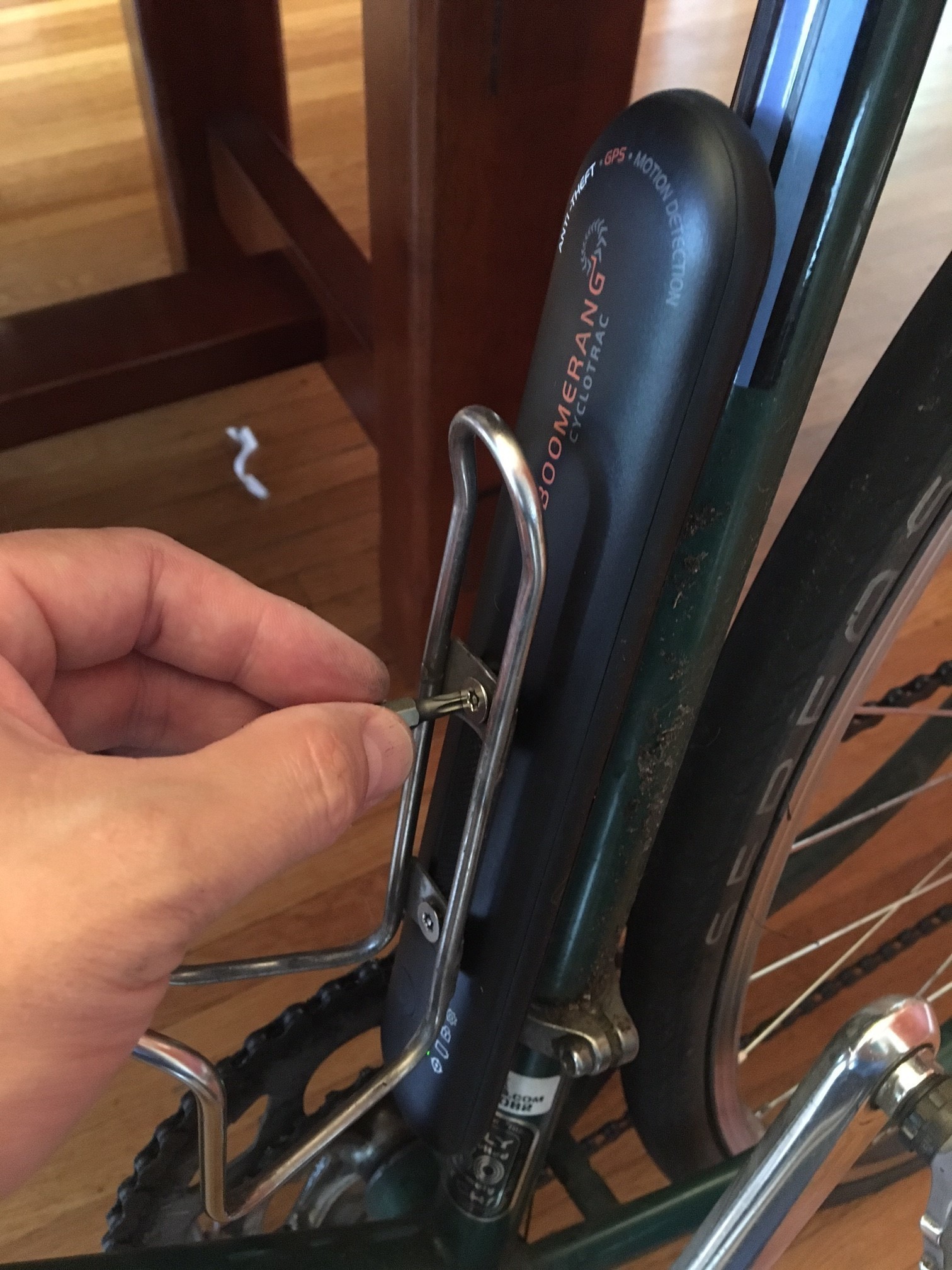 boomerang bottle cage